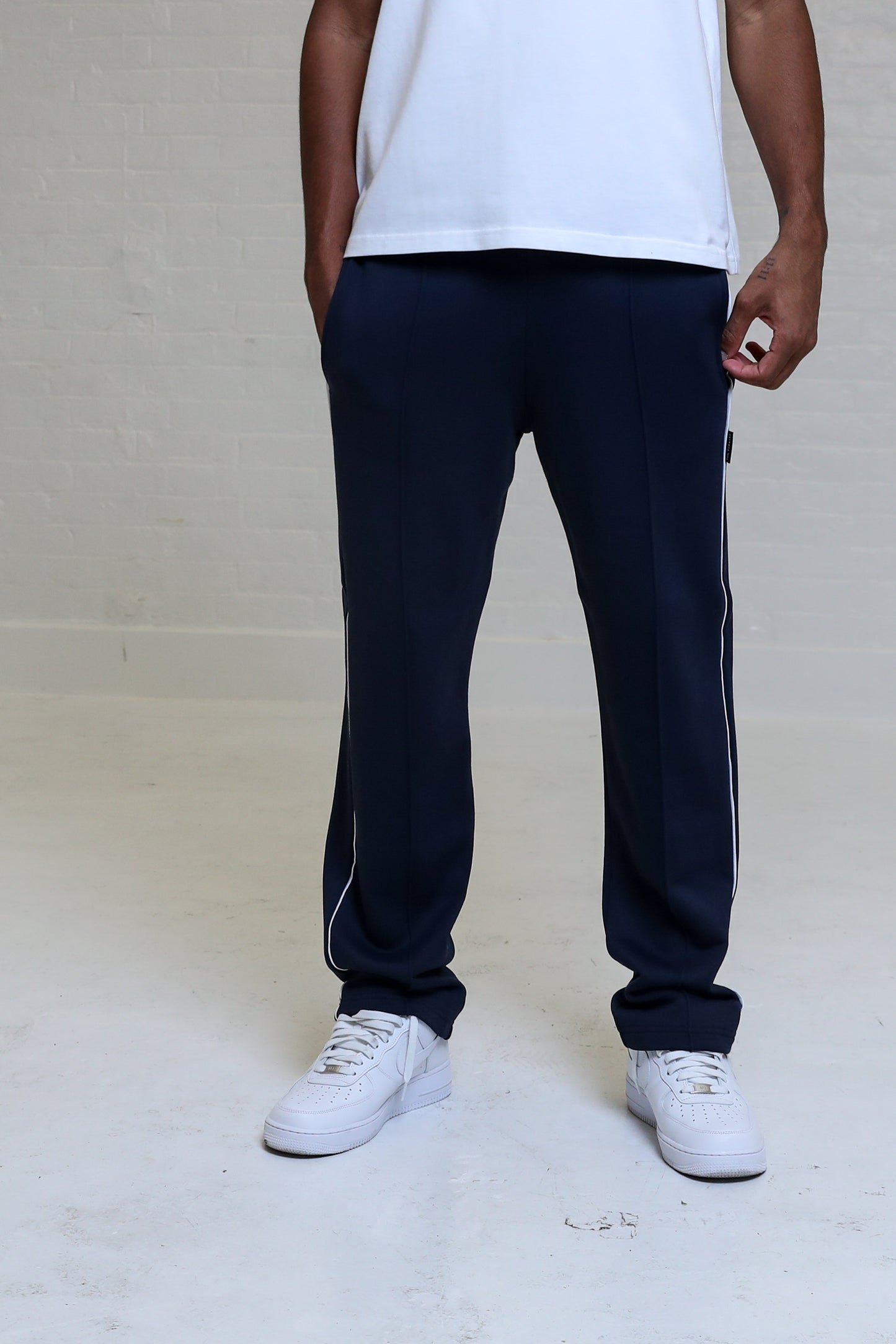 NAVY - ELEVATED EDGE - JOGGER