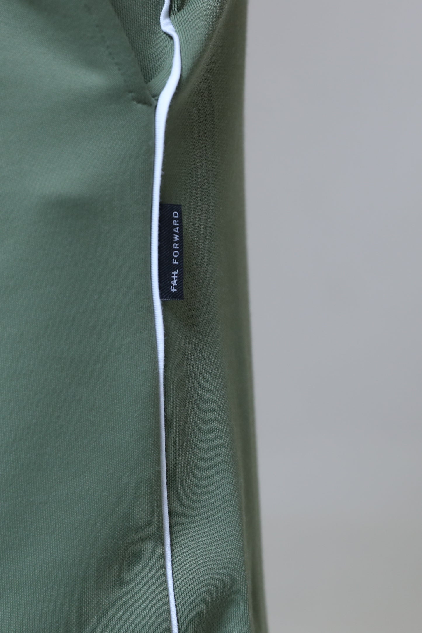 GREEN - ELEVATED EDGE - JOGGERS
