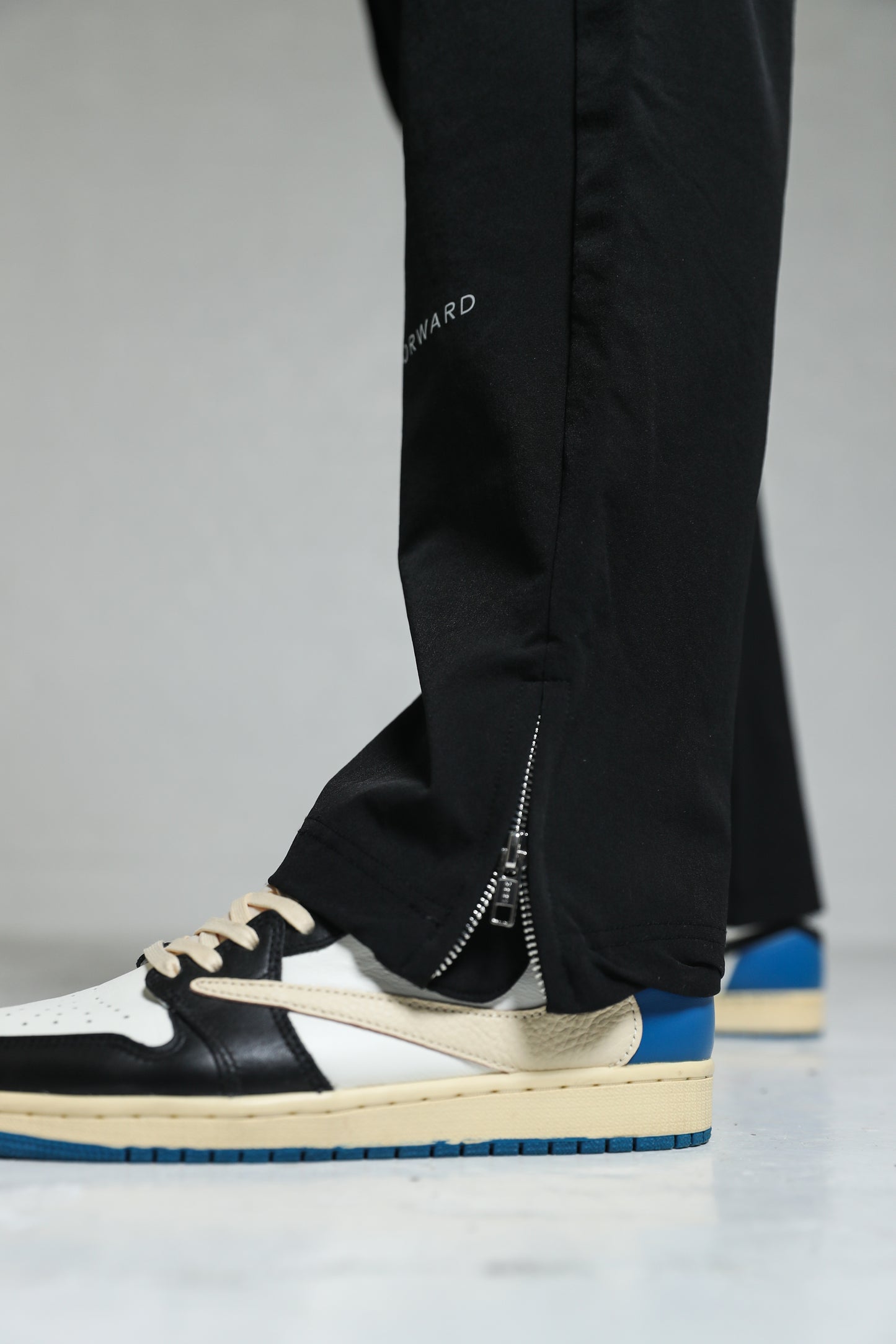 NOIR - STRAIGHT CUT CARGO