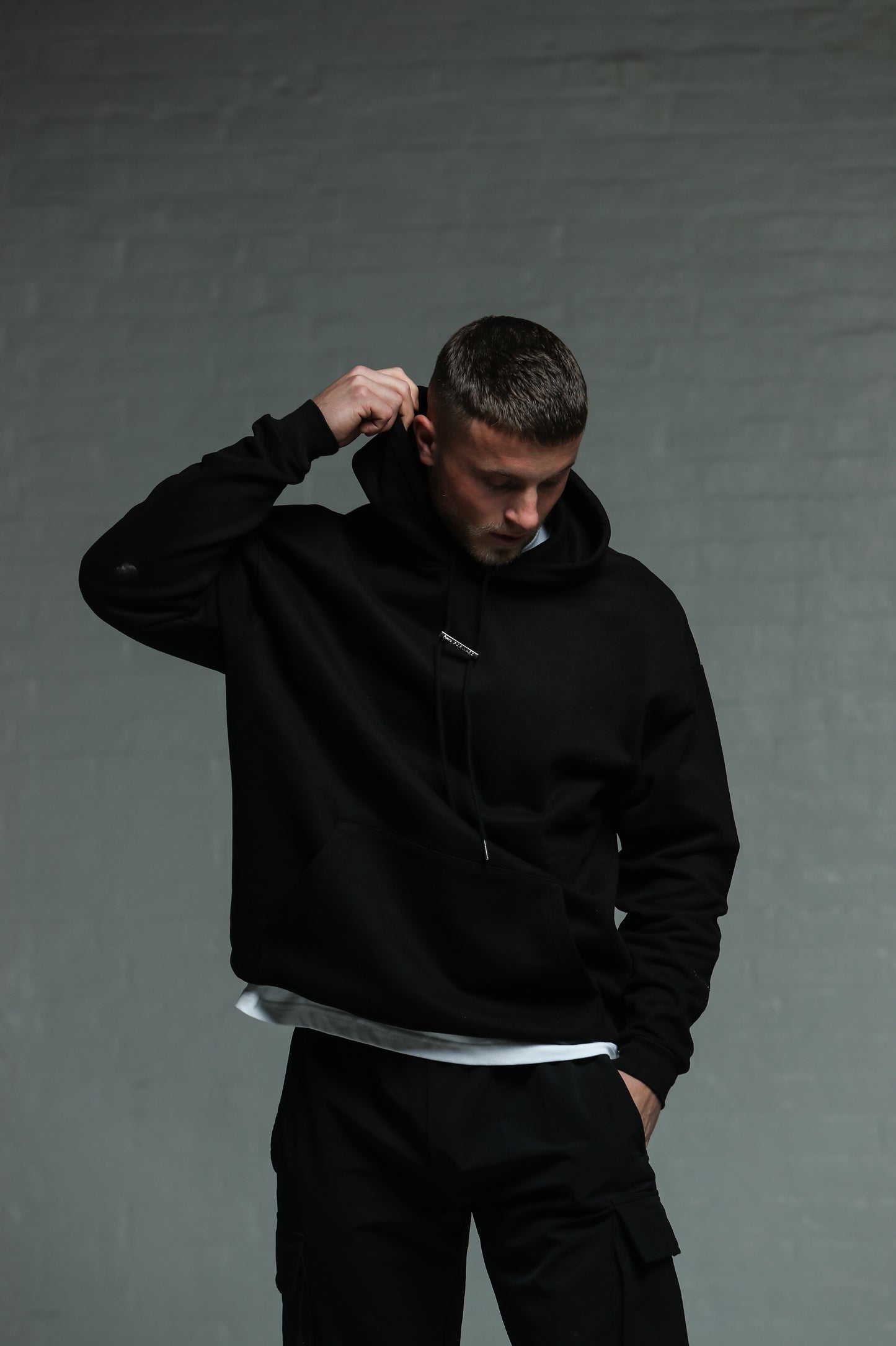 NOIR OVERSIZED HOODY