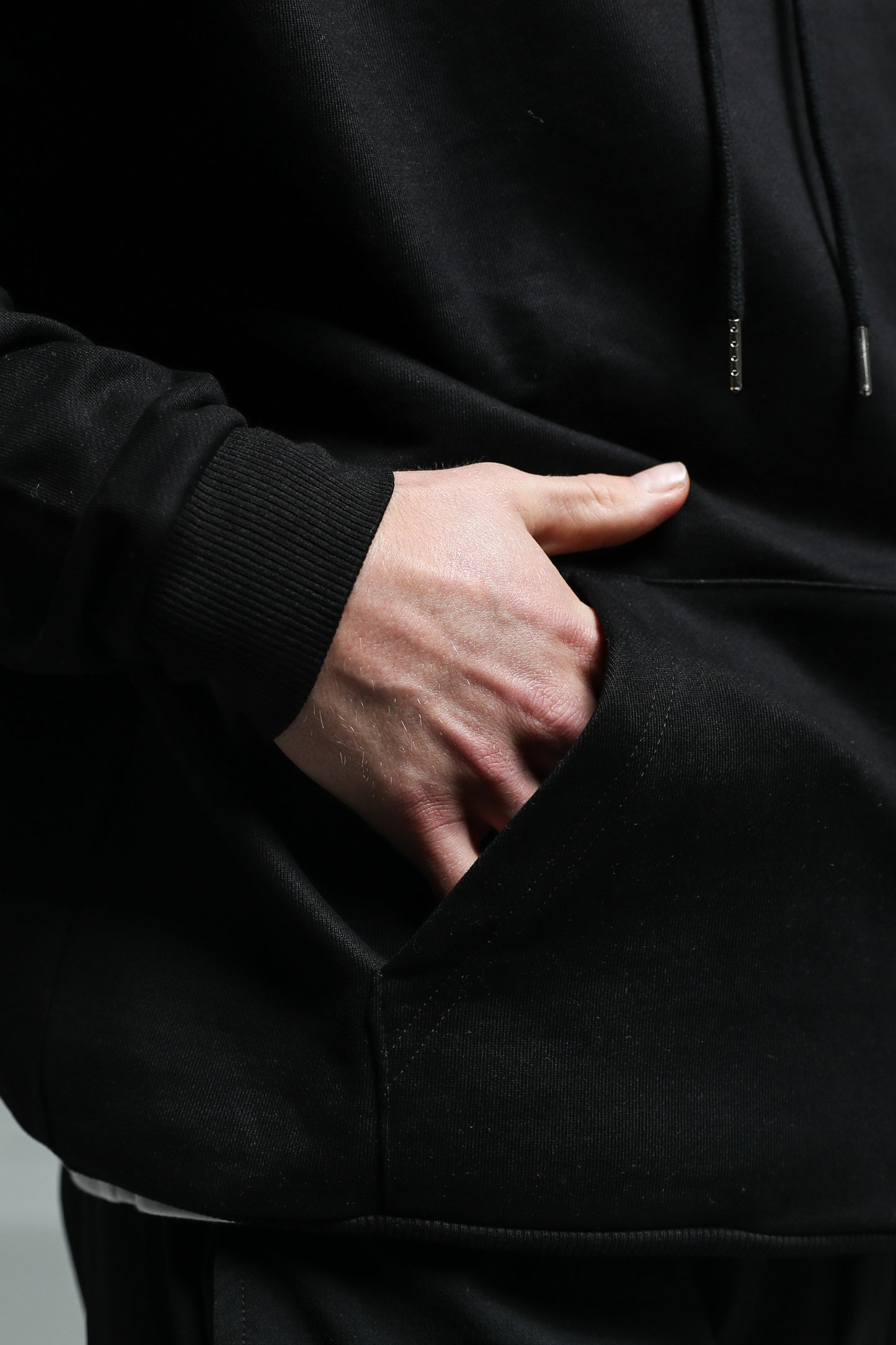 NOIR OVERSIZED HOODY