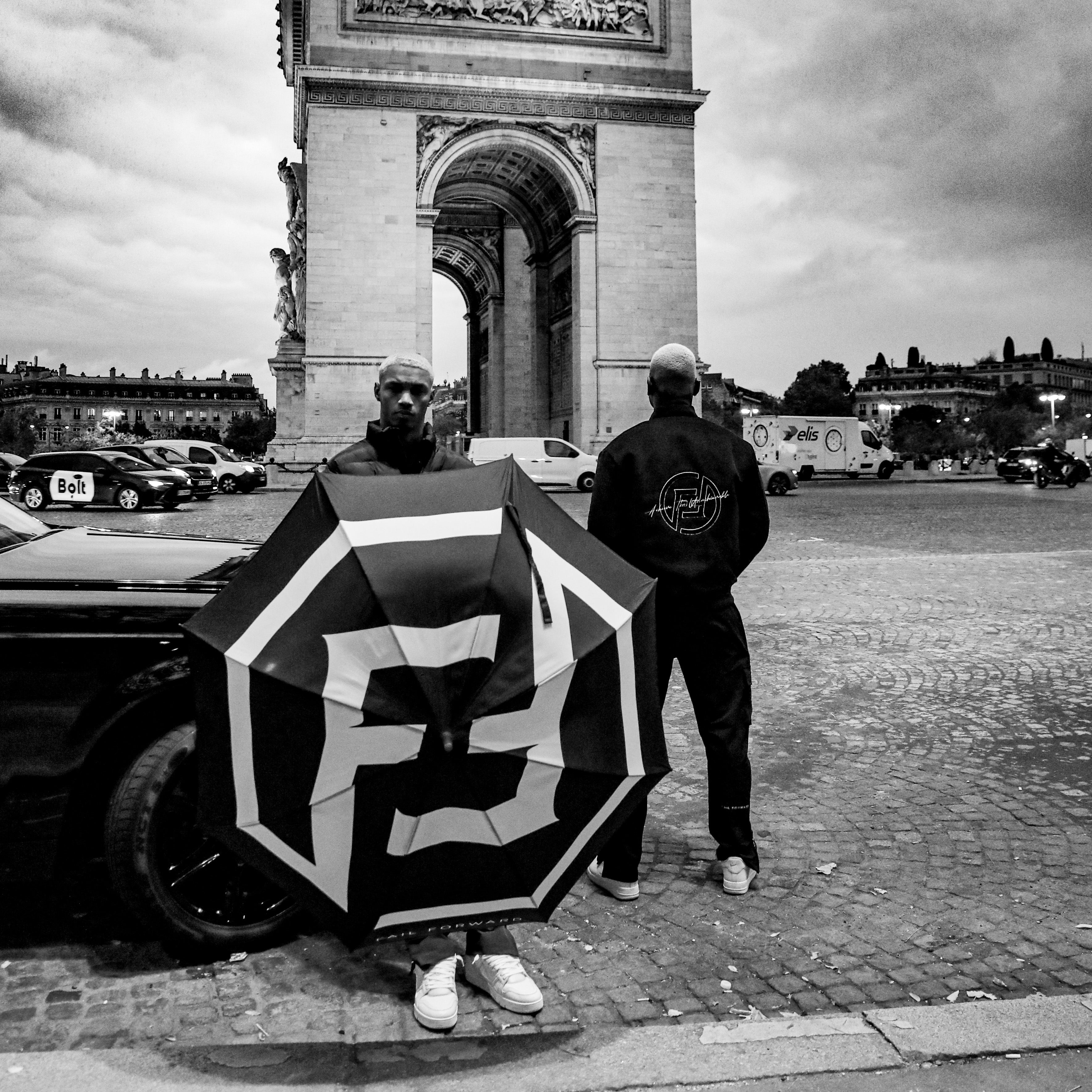 24HRS IN PARIS